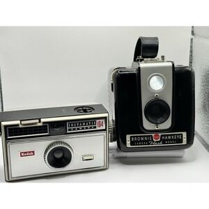 2 Vintage Kodak Camera's (Instamatic 104‎ & Brownie Hawkeye Flash)